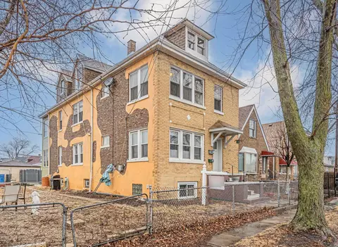 2418 N Kenton Ave, Chicago, IL 60639