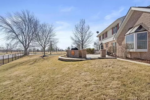 Exterior - 801 Donoho Ave, Beecher, IL 60401 photo 4 of 5
