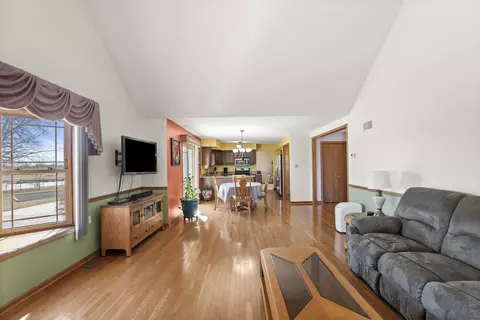Living - 801 Donoho Ave, Beecher, IL 60401 photo 2 of 3