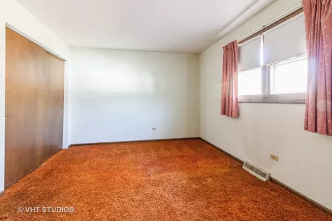 Bedroom - 1321 Devonshire Dr, Joliet, IL 60435 photo 3 of 3