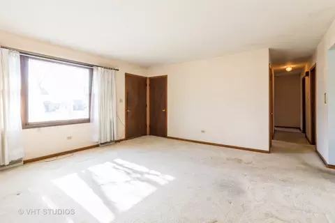 Living - 1321 Devonshire Dr, Joliet, IL 60435 photo 1 of 1