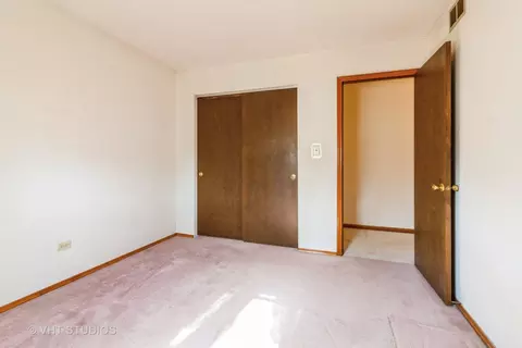 Bedroom - 1321 Devonshire Dr, Joliet, IL 60435 photo 2 of 3