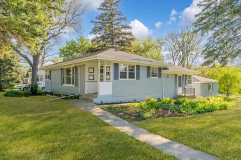 200 S Roselle Rd, Roselle, IL 60172