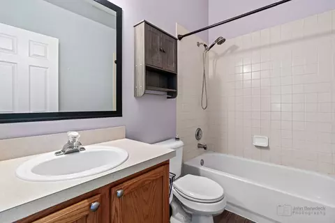 Bath - 3 Shade Tree Ct #3, Algonquin, IL 60102 photo 3 of 3