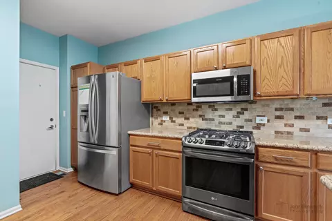 Kitchen - 3 Shade Tree Ct #3, Algonquin, IL 60102 photo 1 of 3