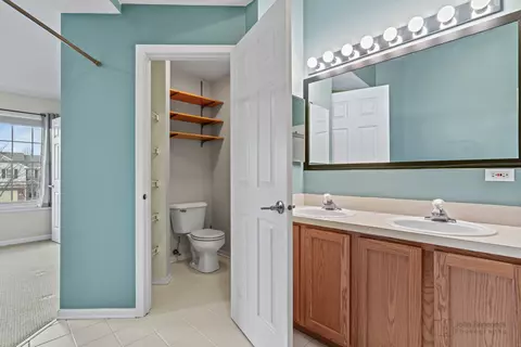 Bath - 3 Shade Tree Ct #3, Algonquin, IL 60102 photo 1 of 3