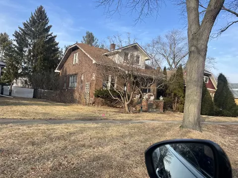 Exterior - 1622 E Walnut Ave, Des Plaines, IL 60016 photo 3 of 4