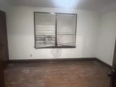 Bedroom - 1622 E Walnut Ave, Des Plaines, IL 60016 photo 2 of 3