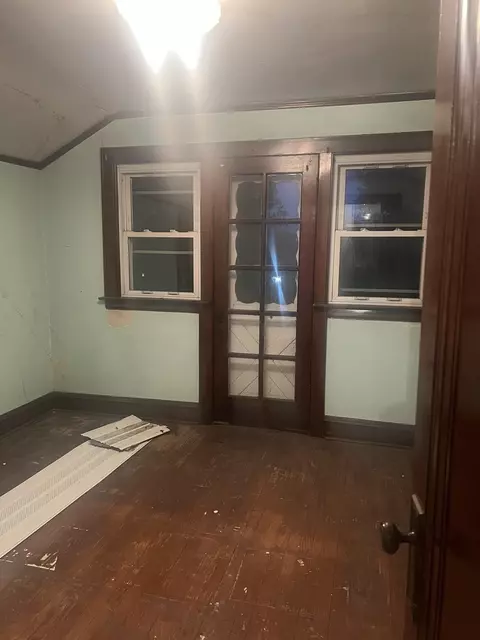 Bedroom - 1622 E Walnut Ave, Des Plaines, IL 60016 photo 1 of 3