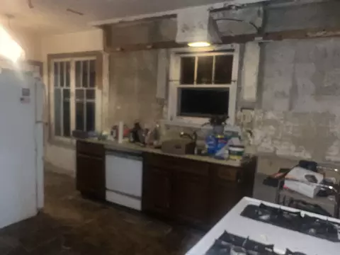 Kitchen - 1622 E Walnut Ave, Des Plaines, IL 60016 photo 1 of 1