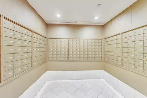 111 E Chestnut St #48A, Chicago, IL 60611 photo 5