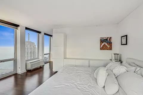 111 E Chestnut St #48A, Chicago, IL 60611 photo 22
