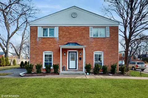 498 Old Surrey Rd, Hinsdale, IL 60521
