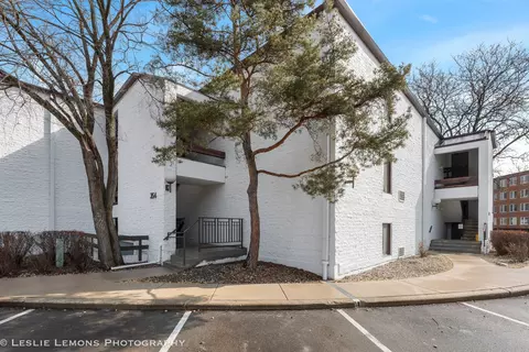354 W Miner St #3C, Arlington Heights, IL 60005