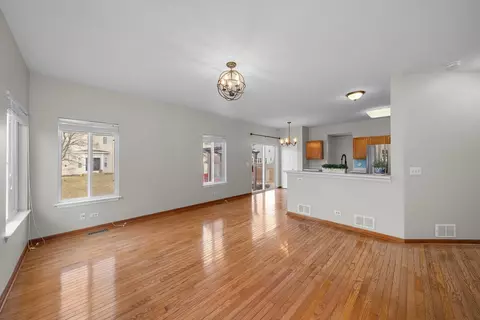 2044 Grovetown Dr, Bartlett, IL 60103 photo 4
