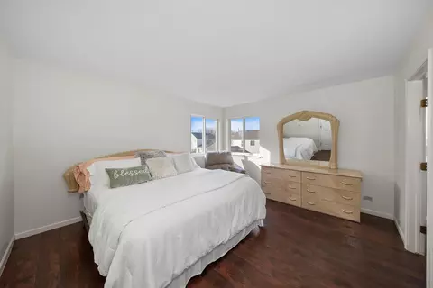2044 Grovetown Dr, Bartlett, IL 60103 photo 11