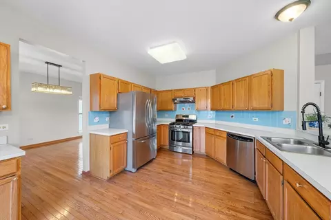2044 Grovetown Dr, Bartlett, IL 60103 photo 8
