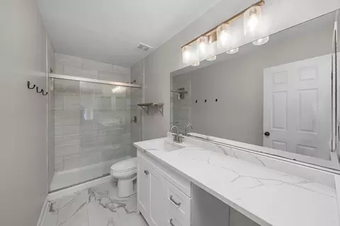 2044 Grovetown Dr, Bartlett, IL 60103 photo 13