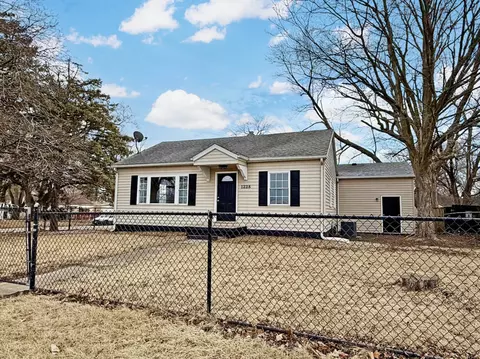 Exterior - 1228 E Grove Ave, Rantoul, IL 61866 photo 2 of 2