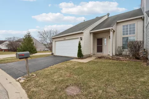 813 Dogwood Ln, Lake In The Hills, IL 60156