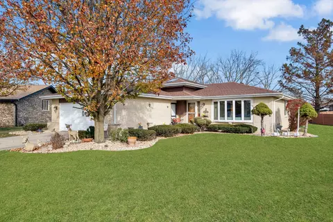 10929 Valley Ct, Palos Hills, IL 60465
