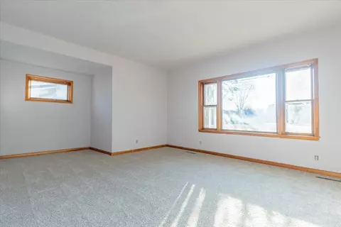 Living - 302 S Linden St, Normal, IL 61761 photo 2 of 4