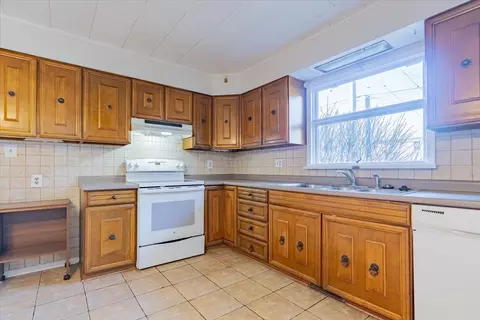 Kitchen - 302 S Linden St, Normal, IL 61761 photo 3 of 3