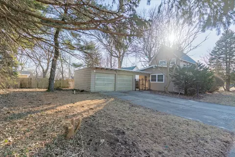 Exterior - 302 S Linden St, Normal, IL 61761 photo 2 of 7