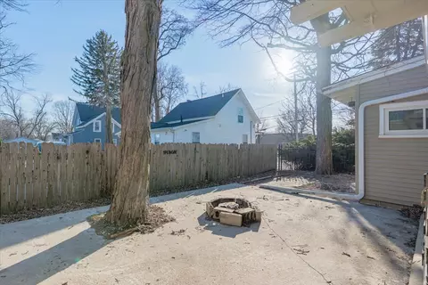 Exterior - 302 S Linden St, Normal, IL 61761 photo 7 of 7