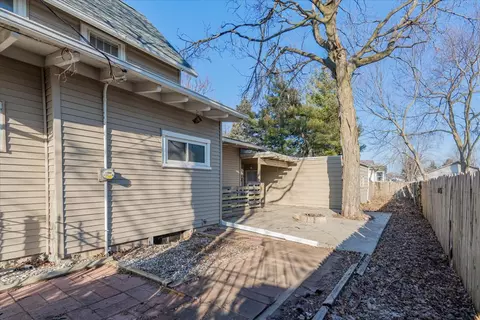 Exterior - 302 S Linden St, Normal, IL 61761 photo 6 of 7