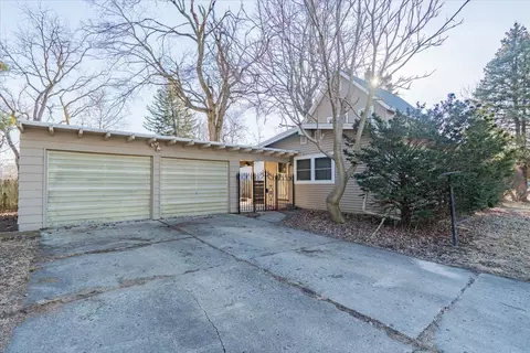 Exterior - 302 S Linden St, Normal, IL 61761 photo 5 of 7