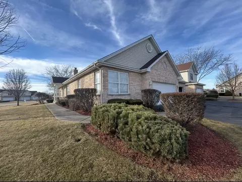 687 Schooner Dr, New Lenox, IL 60451