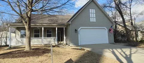 370 Poplar St, Crystal Lake, IL 60014