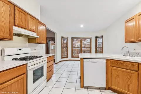 131 Schiller Pl, Itasca, IL 60143 photo 4