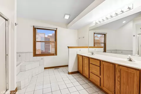 131 Schiller Pl, Itasca, IL 60143 photo 9