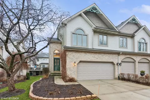 131 Schiller Pl, Itasca, IL 60143