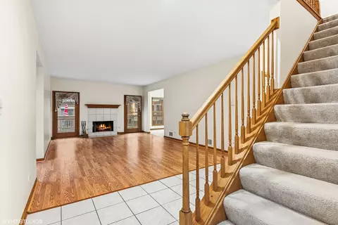 131 Schiller Pl, Itasca, IL 60143 photo 2