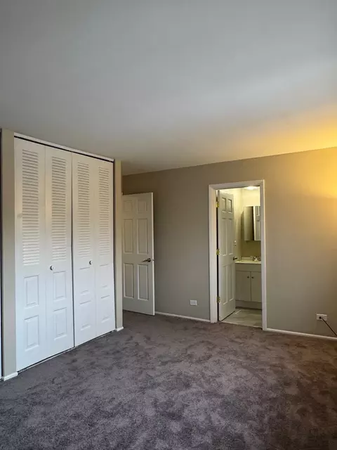 Bedroom - 1963 Nottingham Ln, Wheaton, IL 60189 photo 2 of 3