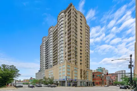 600 N Dearborn St #P21, Chicago, IL 60654