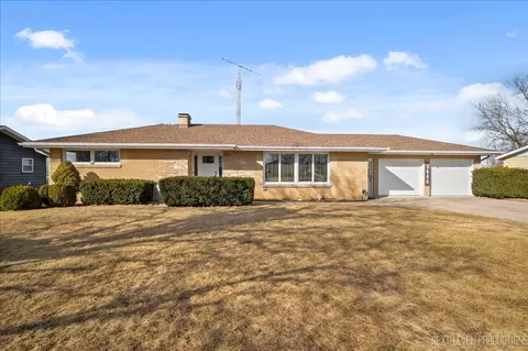 2645 Pleasant St, Dekalb, IL 60115