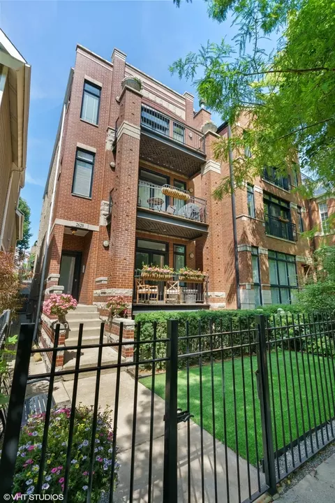 2620 N Mildred Ave #1, Chicago, IL 60614