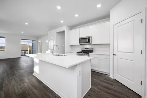 Kitchen - 980 Eineke Blvd, Algonquin, IL 60102 photo 1 of 4