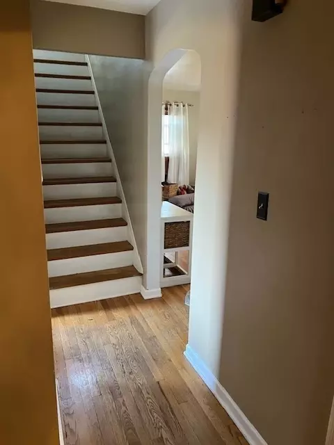 Entry Way - 1714 E Lincoln Ave, Des Plaines, IL 60018 photo 2 of 2