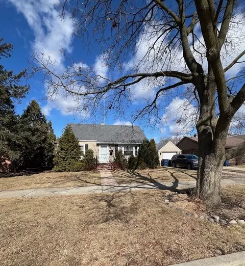 Exterior - 1714 E Lincoln Ave, Des Plaines, IL 60018 photo 2 of 4