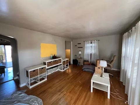 Living - 1714 E Lincoln Ave, Des Plaines, IL 60018 photo 1 of 2