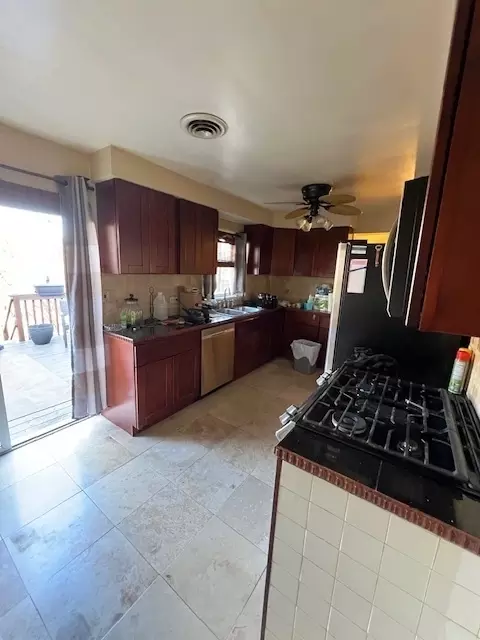 Kitchen - 1714 E Lincoln Ave, Des Plaines, IL 60018 photo 2 of 2