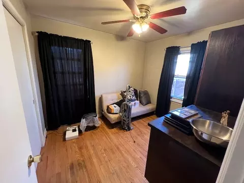Bedroom - 1714 E Lincoln Ave, Des Plaines, IL 60018 photo 2 of 3