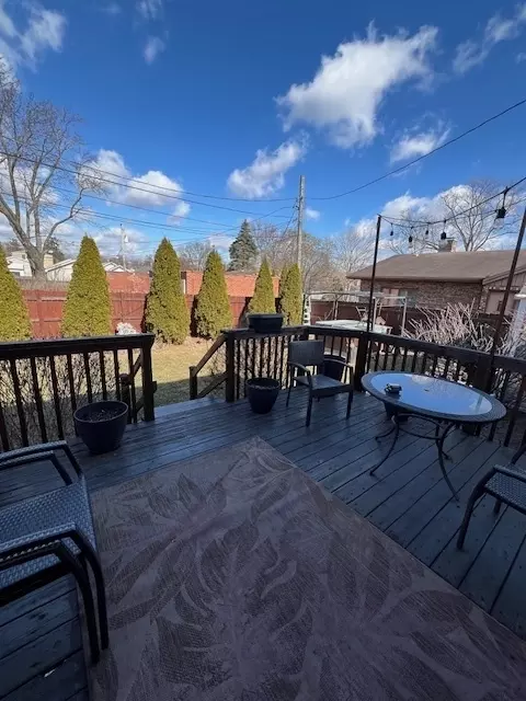 Exterior - 1714 E Lincoln Ave, Des Plaines, IL 60018 photo 3 of 4