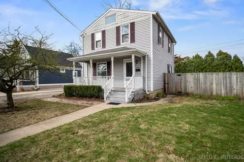 219 S Harrison St, Batavia, IL 60510