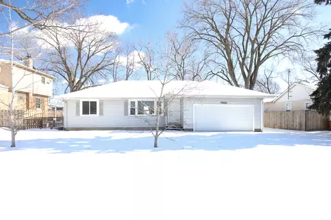 7915 Lotus Ave, Burbank, IL 60459